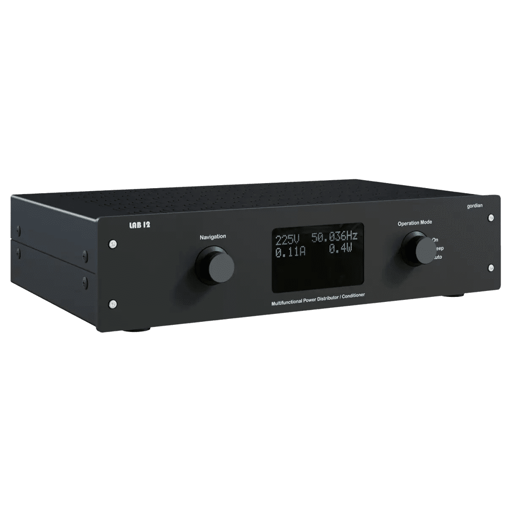 2-lab12-stromfilter-gordian-schwarz-vorne-schraeg Stromfilter gordian von Lab12 jetzt telefonisch oder per E-Mail mit 3% Skonto bestellen oder vorher kostenlos als Testpaket zu Hause ausprobieren.